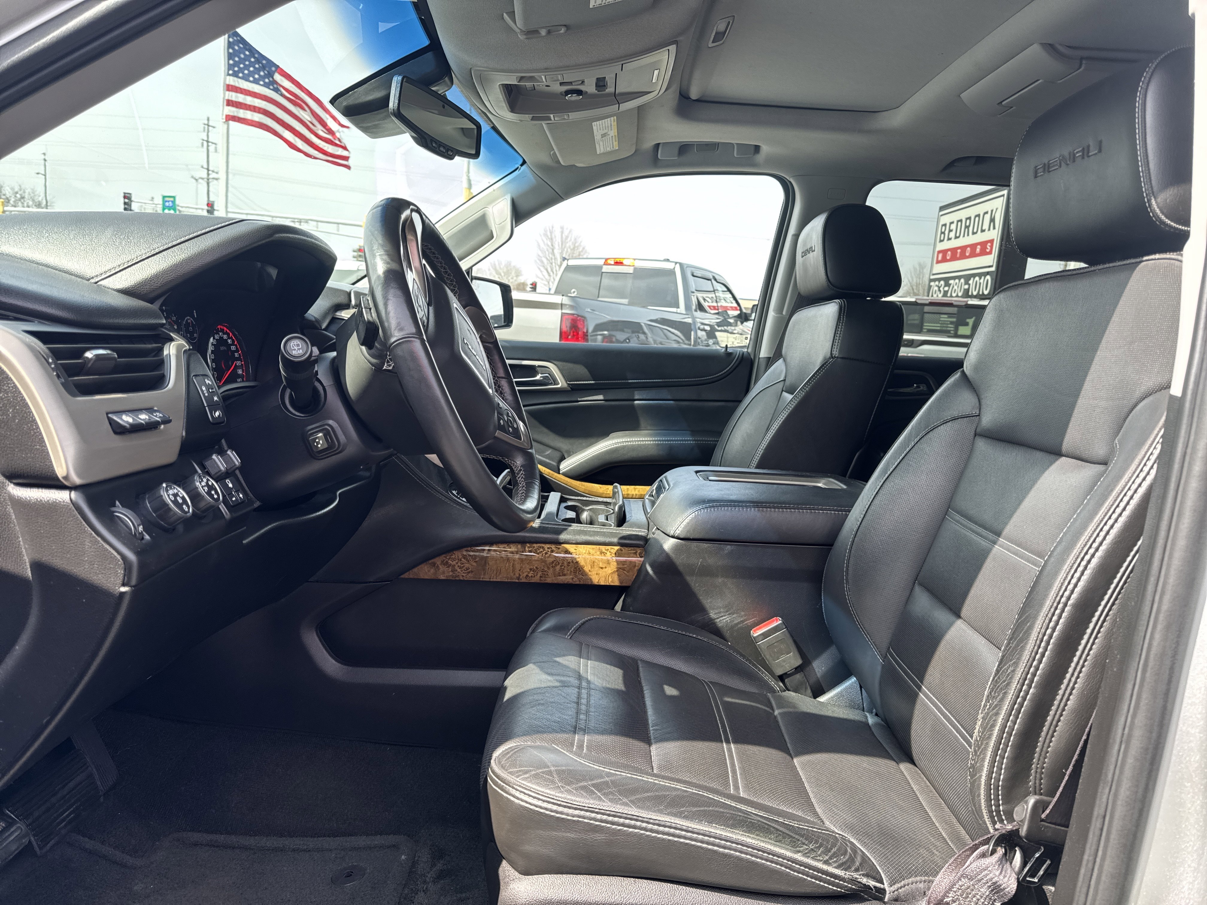 Used 2016 GMC Yukon XL Denali w/ Open Road Package AWD/4WD image 17