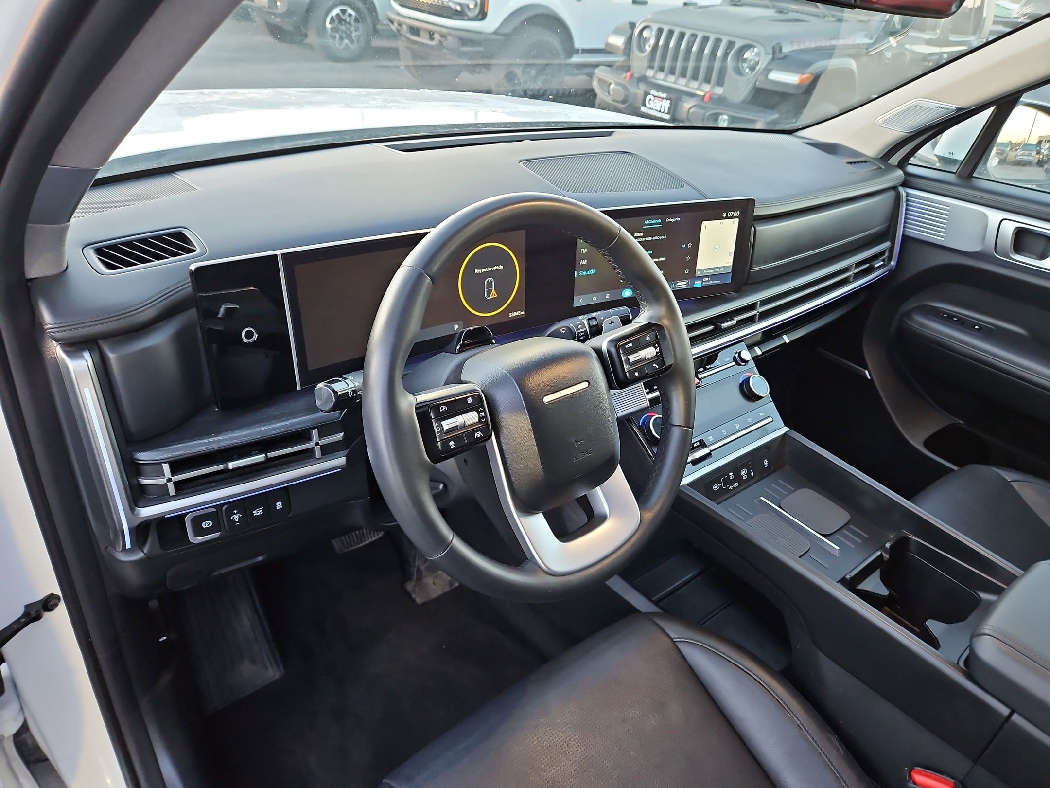 Used 2025 Hyundai Santa Fe Limited image 17