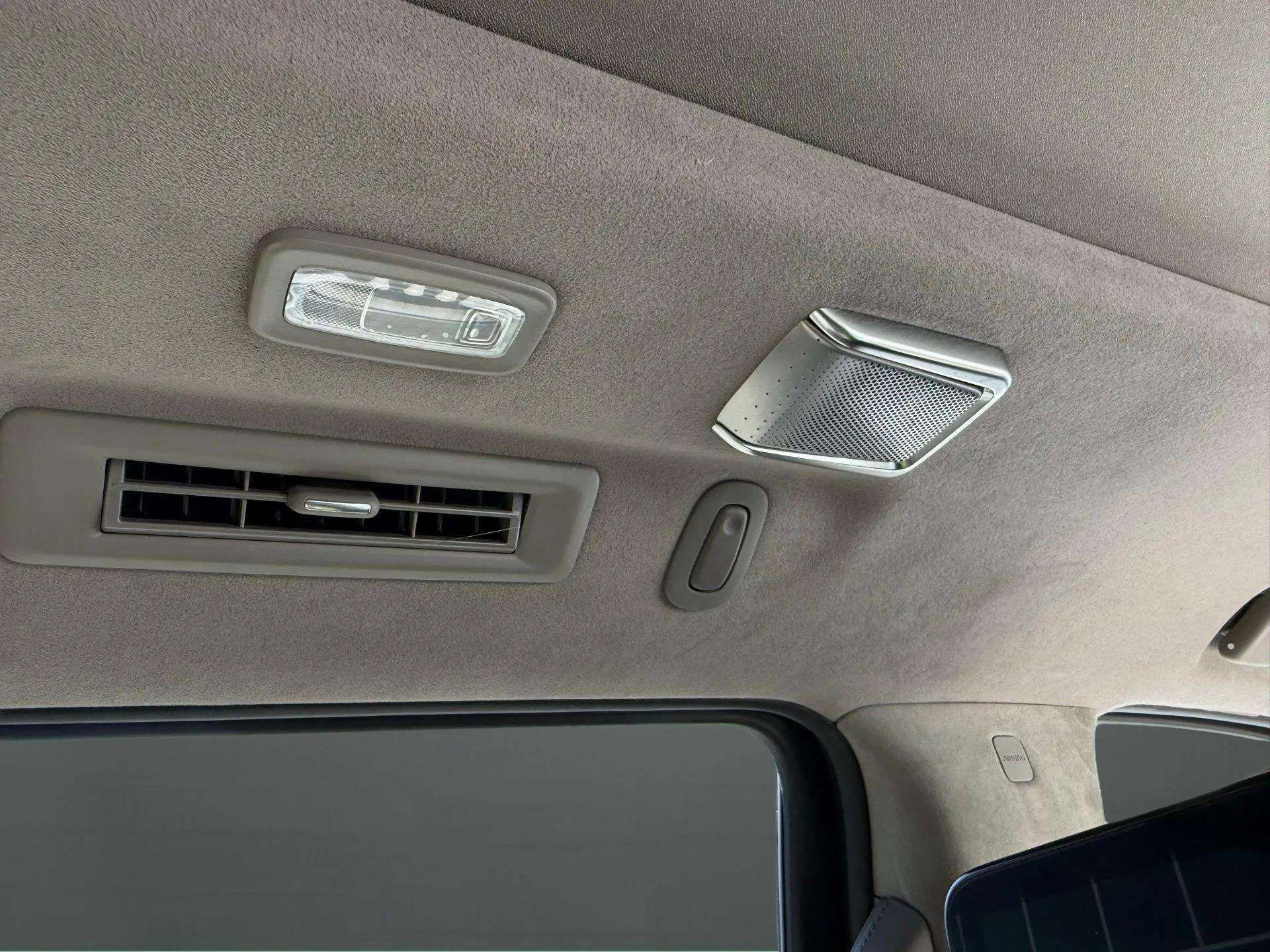 Used 2024 Cadillac Escalade ESV Sport Platinum w/ Heavy-Duty Trailer Package image 34