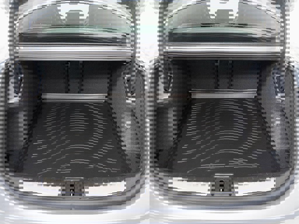 New 2026 Porsche Taycan image 39