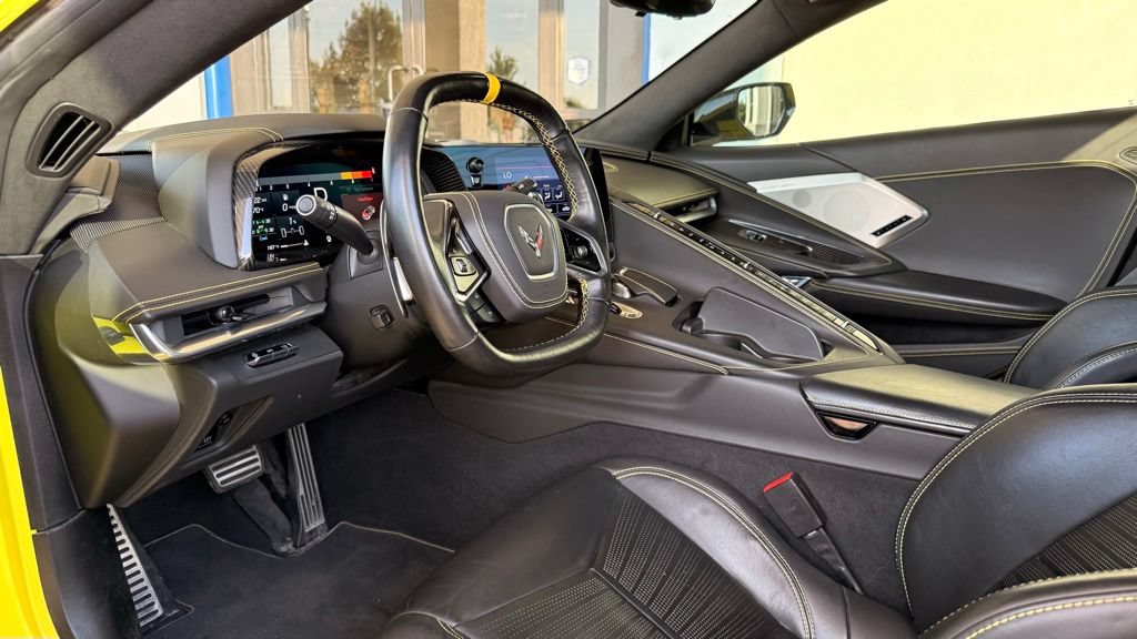 Used 2021 Chevrolet Corvette Stingray Premium Conv w/ Z51 Performance Package RWD image 9