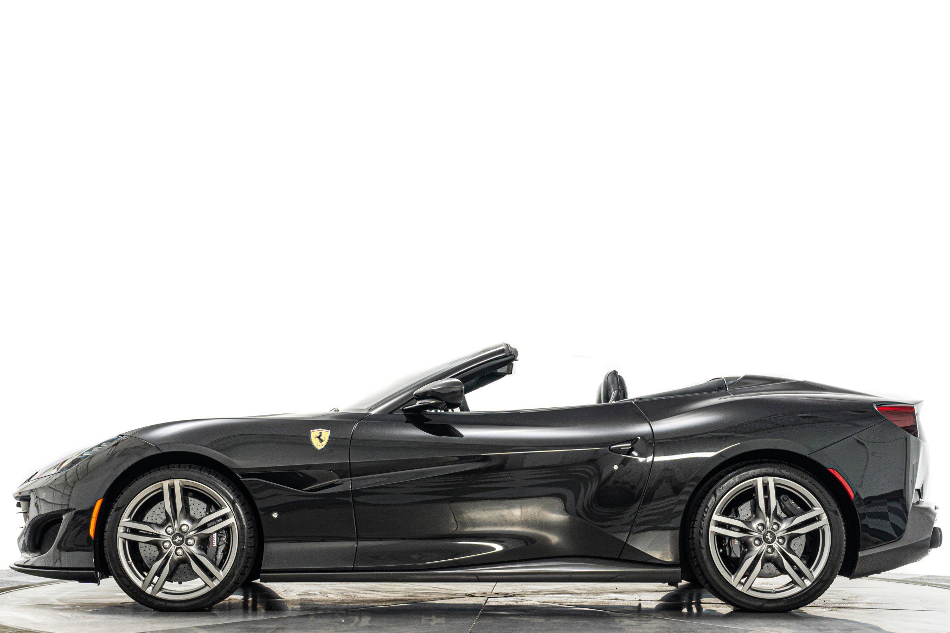 Used 2020 Ferrari Portofino image 6