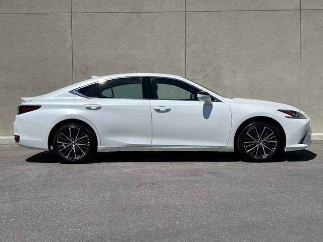 Used 2025 Lexus ES 300h w/ Premium Package FWD video 3
