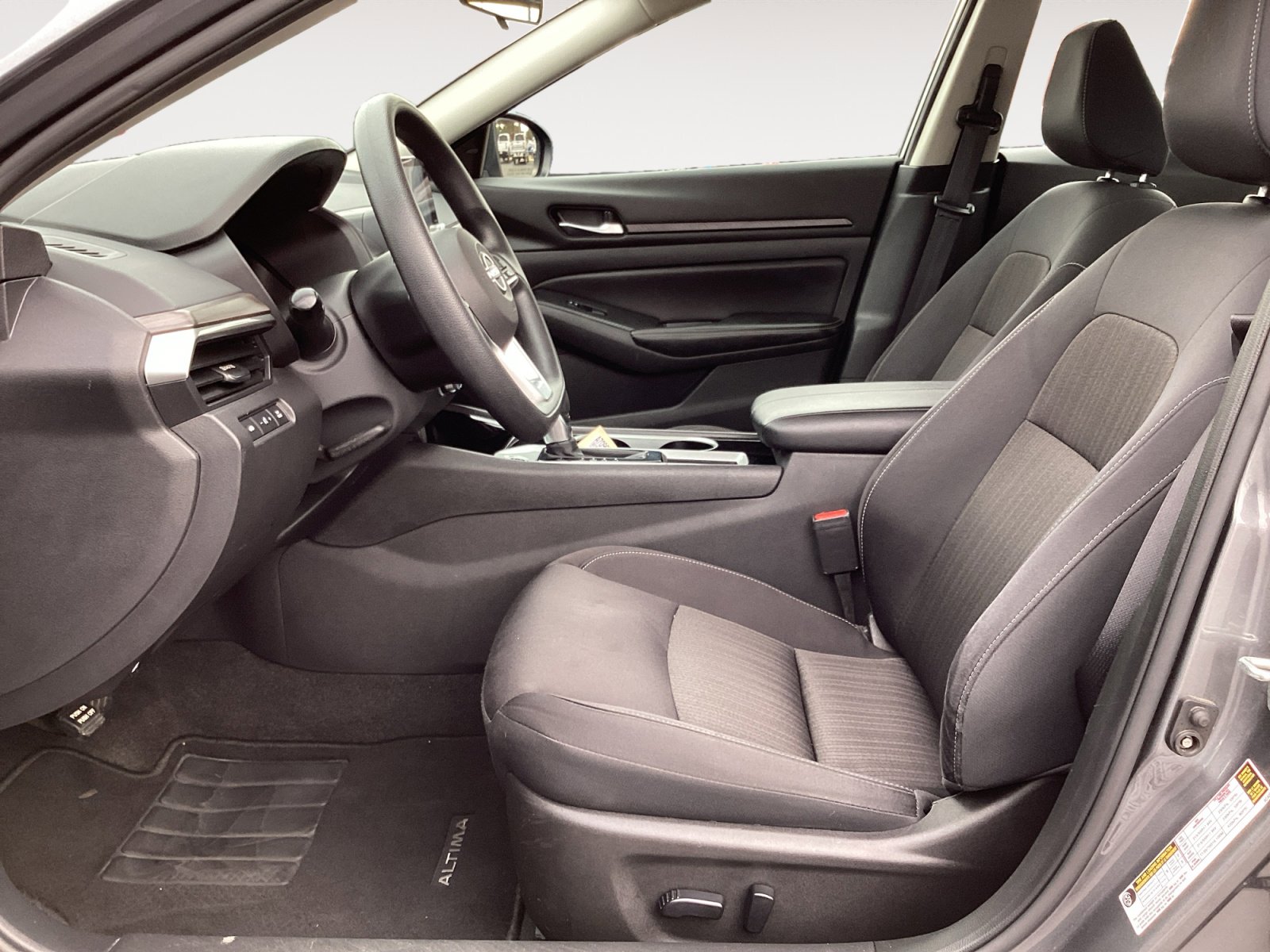 Used 2024 Nissan Altima 2.5 SV image 25