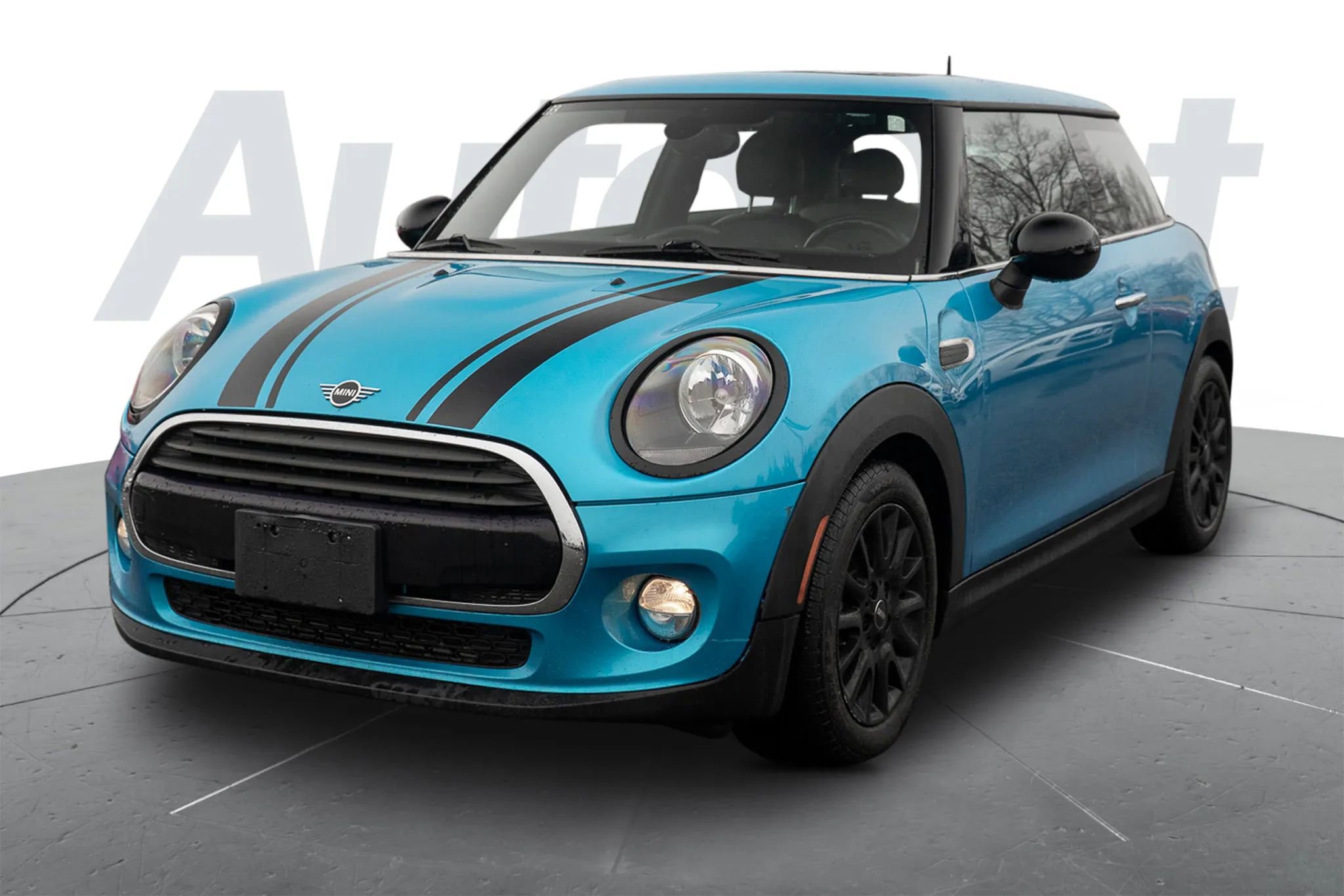 Used 2019 MINI Cooper 2-Door Hardtop image 5