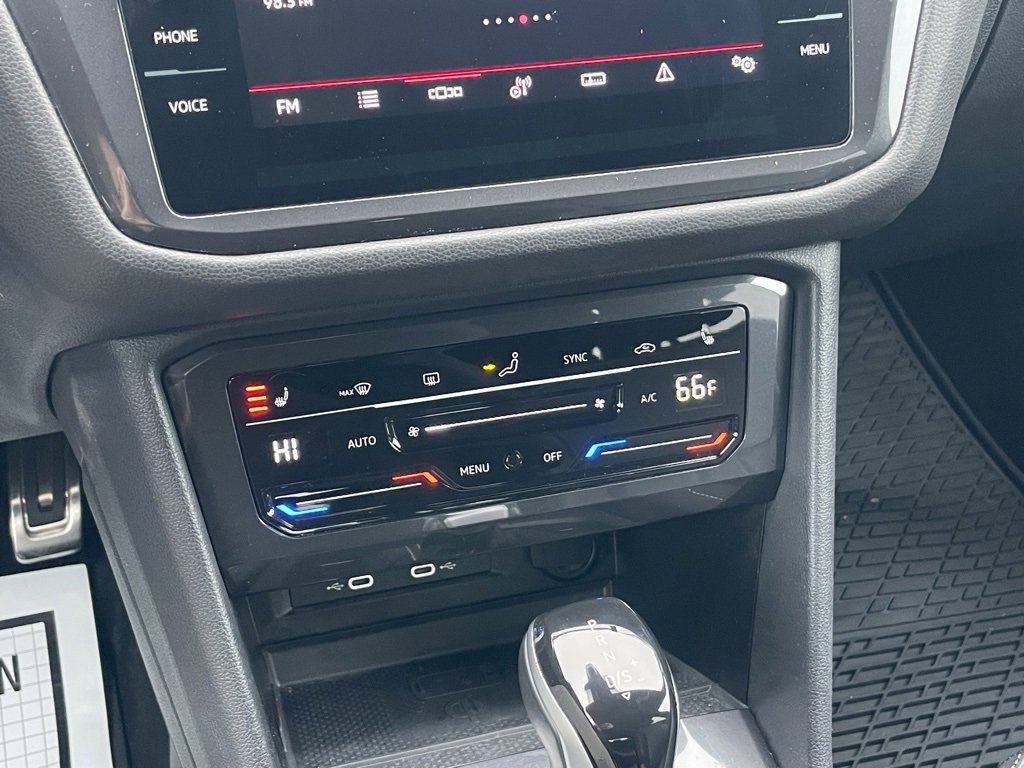 Used 2024 Volkswagen Tiguan SE R-Line image 16