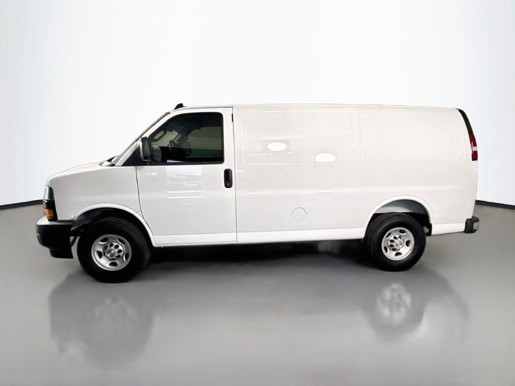 Used 2025 Chevrolet Express 2500 RWD image 6