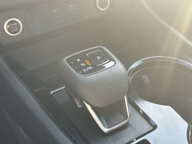 Used 2023 Nissan Rogue S AWD/4WD image 17