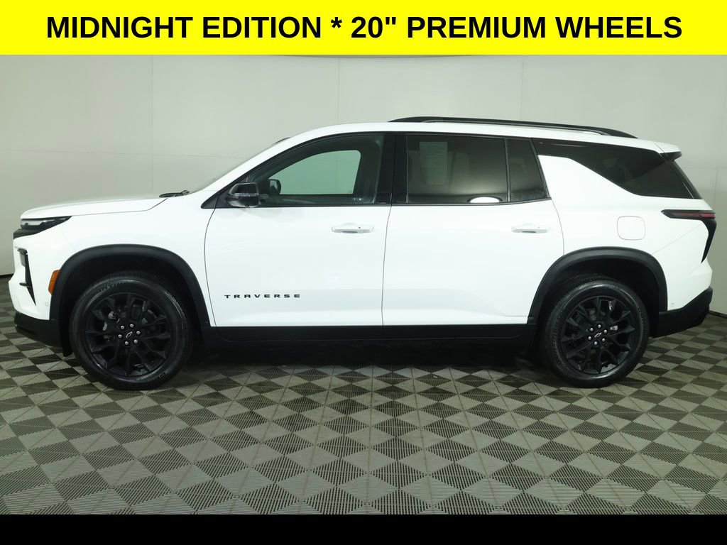 Used 2024 Chevrolet Traverse LT w/ Enhanced Driving Package image 5