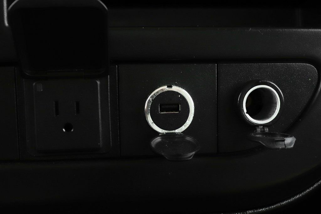 Used 2015 Chevrolet Express 4500 RWD image 33