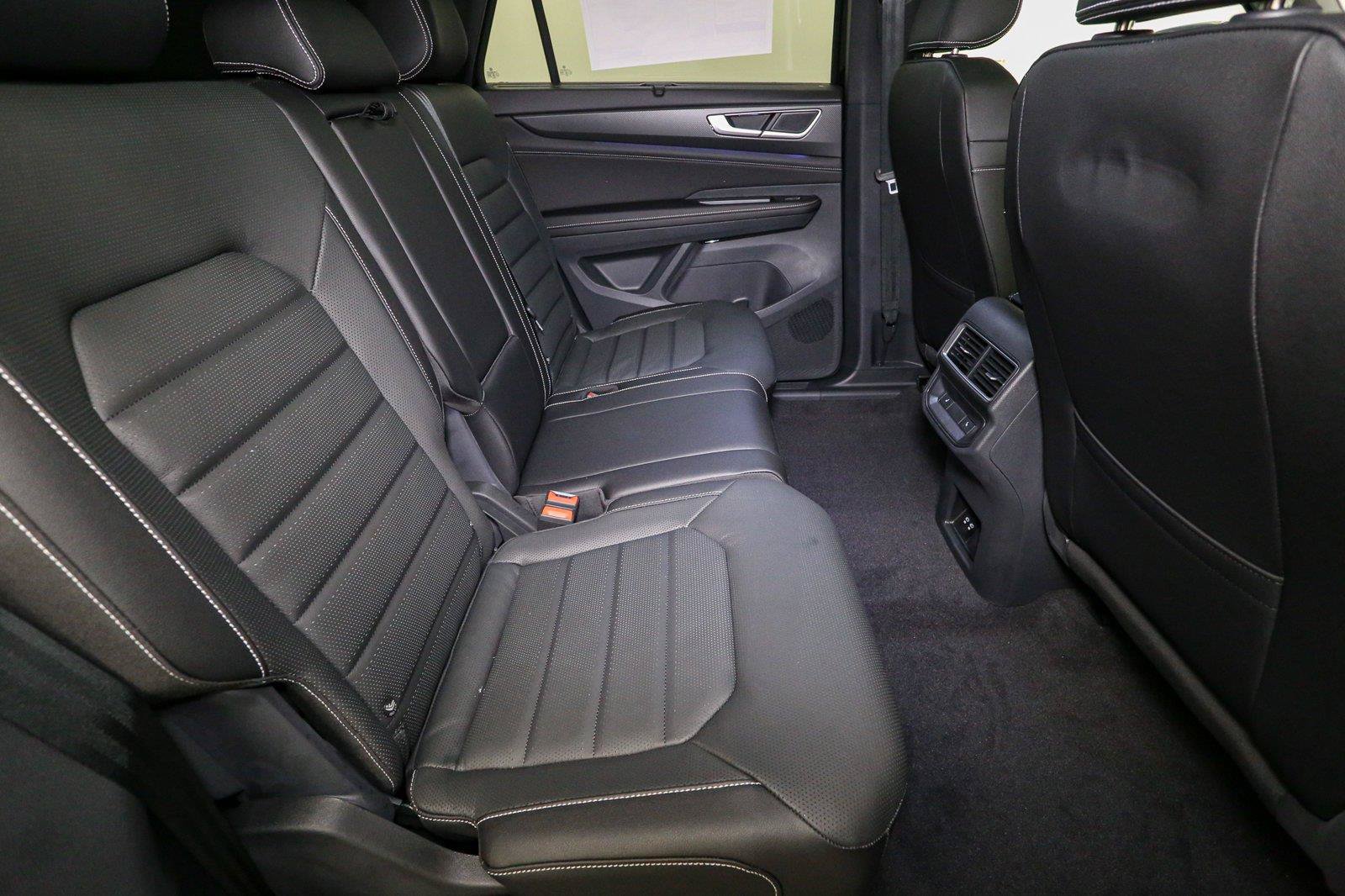 New 2026 Volkswagen Atlas Cross Sport SEL AWD/4WD image 18