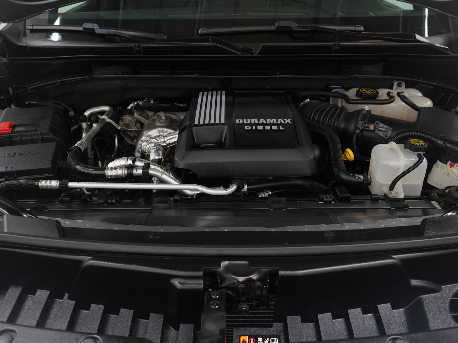 Used 2023 GMC Yukon XL SLT w/ SLT Premium Package image 27