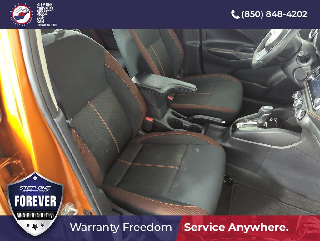 Used 2021 Nissan Versa SR FWD image 33