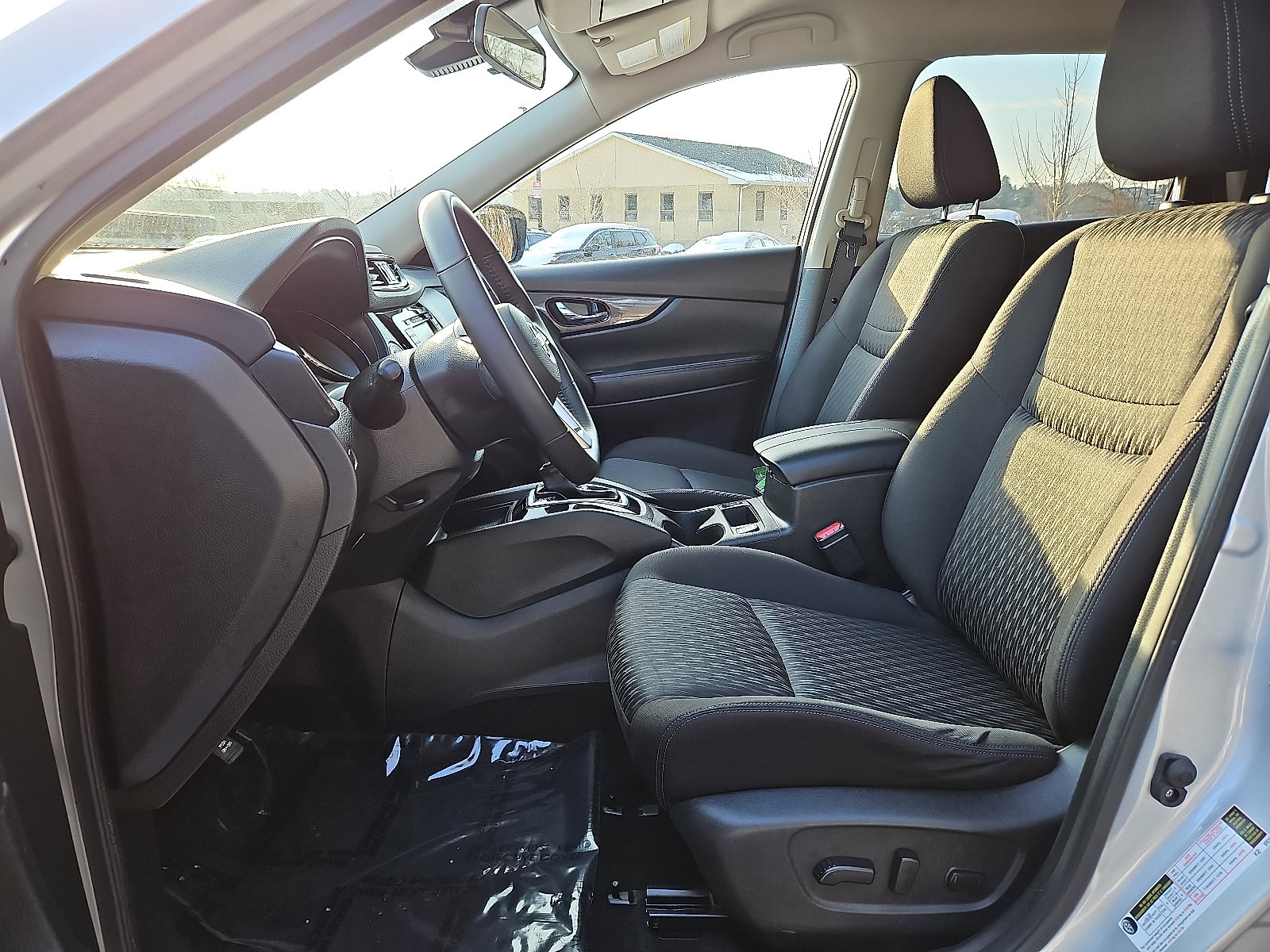 Certified 2019 Nissan Rogue SV image 13