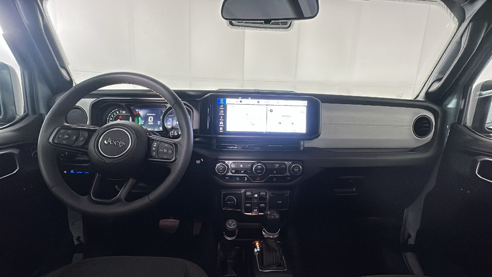 Used 2024 Jeep Wrangler Unlimited w/ Convenience Group AWD/4WD image 31