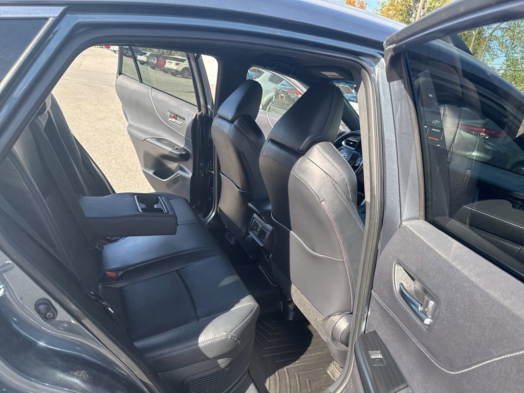 Used 2022 Toyota Venza XLE image 14