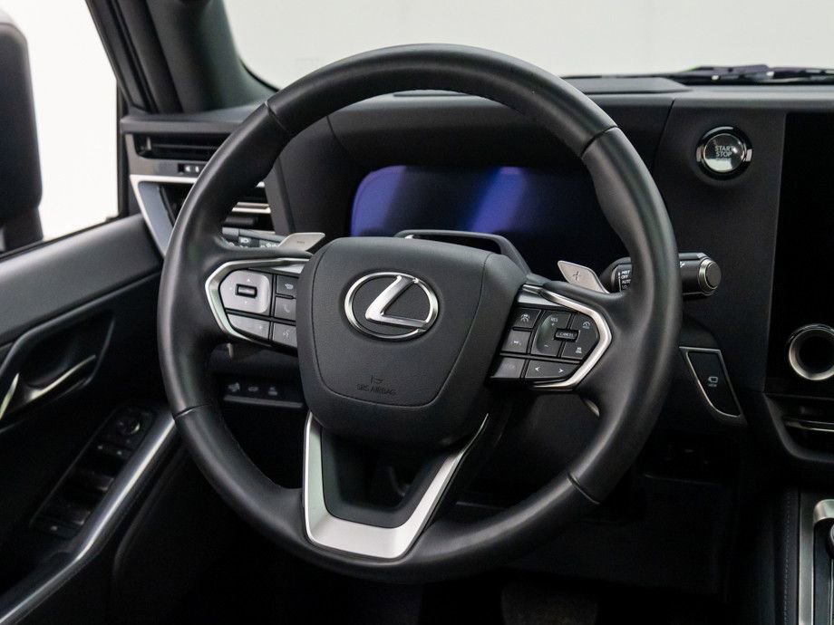 Used 2025 Lexus GX 550 w/ Cold Area Package image 12