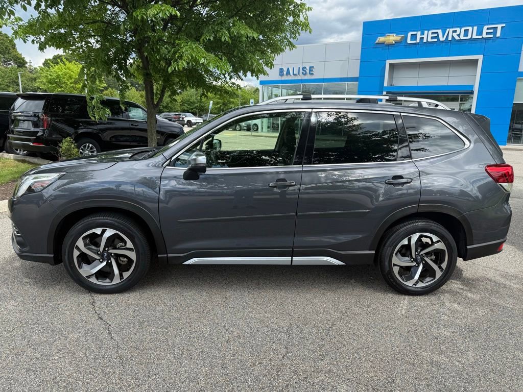 Used 2022 Subaru Forester Touring AWD/4WD image 2