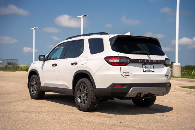 New 2026 Honda Pilot TrailSport image 5