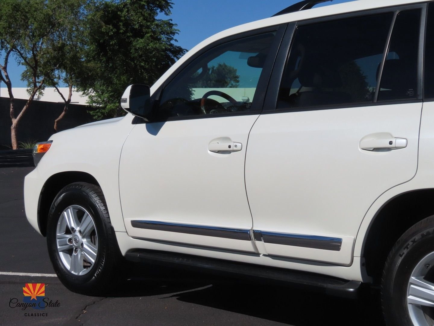 Used 2014 Toyota Land Cruiser image 18