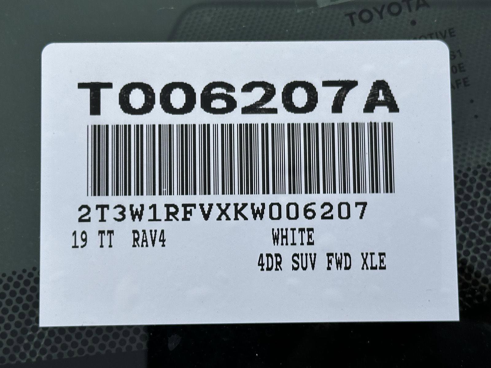 Used 2019 Toyota RAV4 XLE w/ Convenience Package FWD image 15