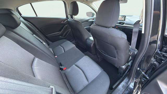 Used 2018 MAZDA MAZDA3 Sport FWD image 22