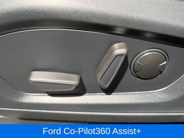 Used 2024 Ford Explorer XLT w/ Equipment Group 202A AWD/4WD image 17