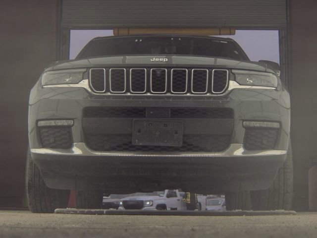 Used 2024 Jeep Grand Cherokee L Limited w/ Luxury Tech Group II image 2