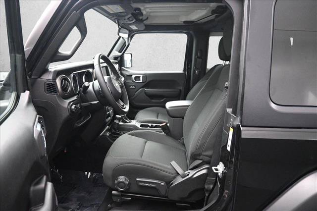 Used 2019 Jeep Wrangler Sport AWD/4WD image 9