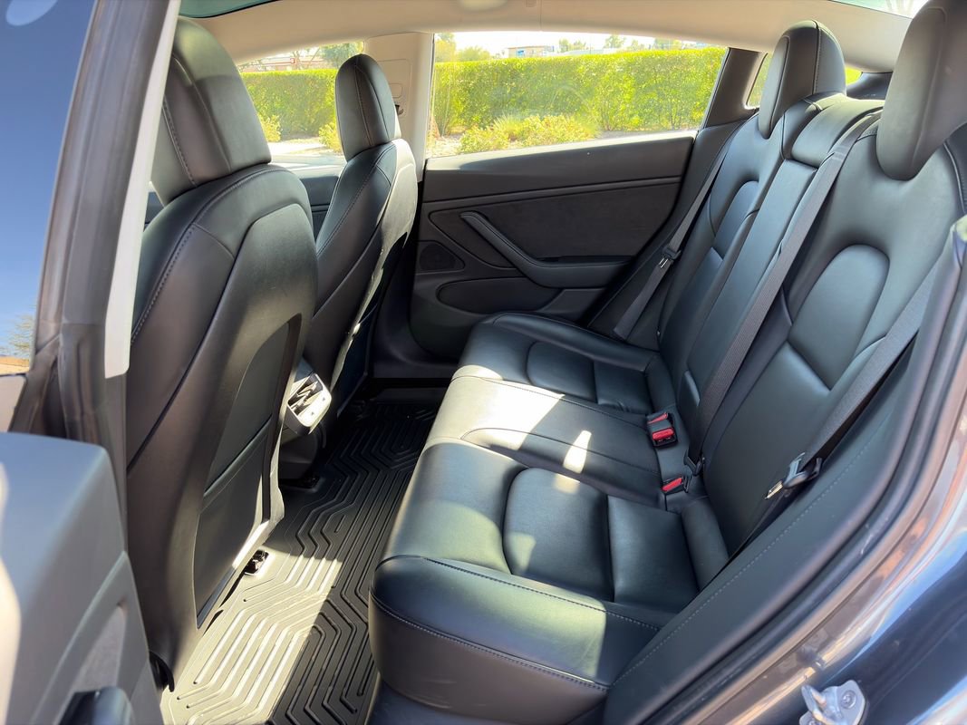 Used 2018 Tesla Model 3 Long Range image 16