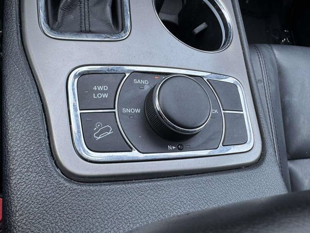 Used 2020 Jeep Grand Cherokee Limited AWD/4WD image 34