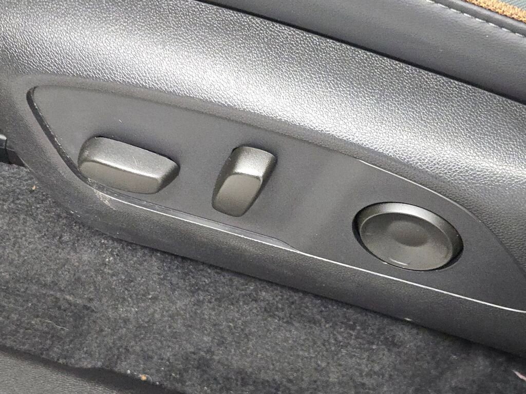 Used 2024 GMC Acadia AT4 image 29