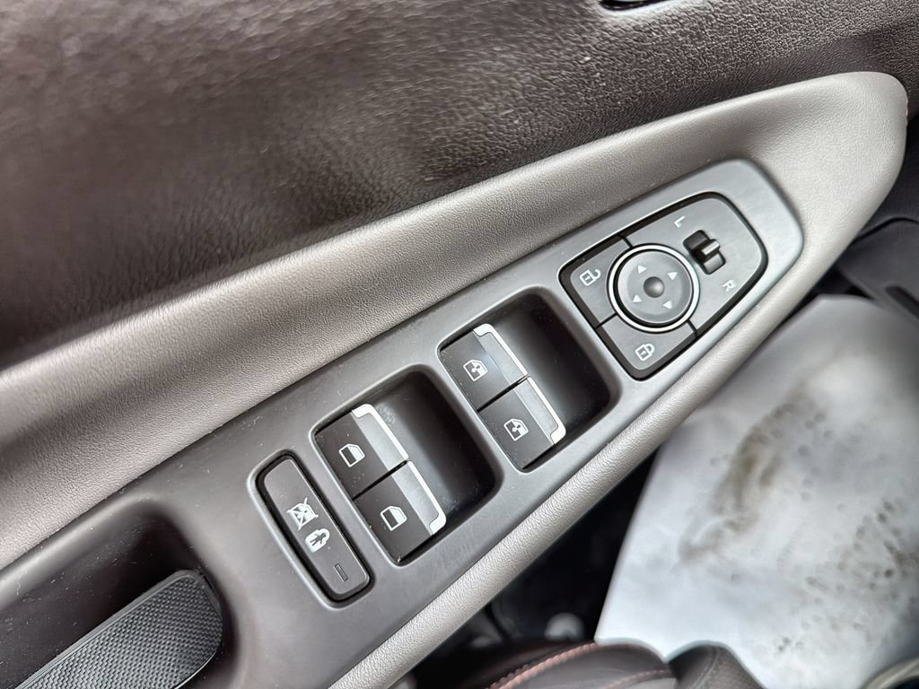 Used 2020 Hyundai Santa Fe Limited AWD/4WD image 18