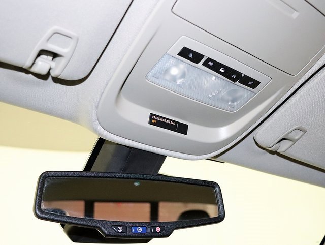 Used 2017 GMC Canyon Denali image 22