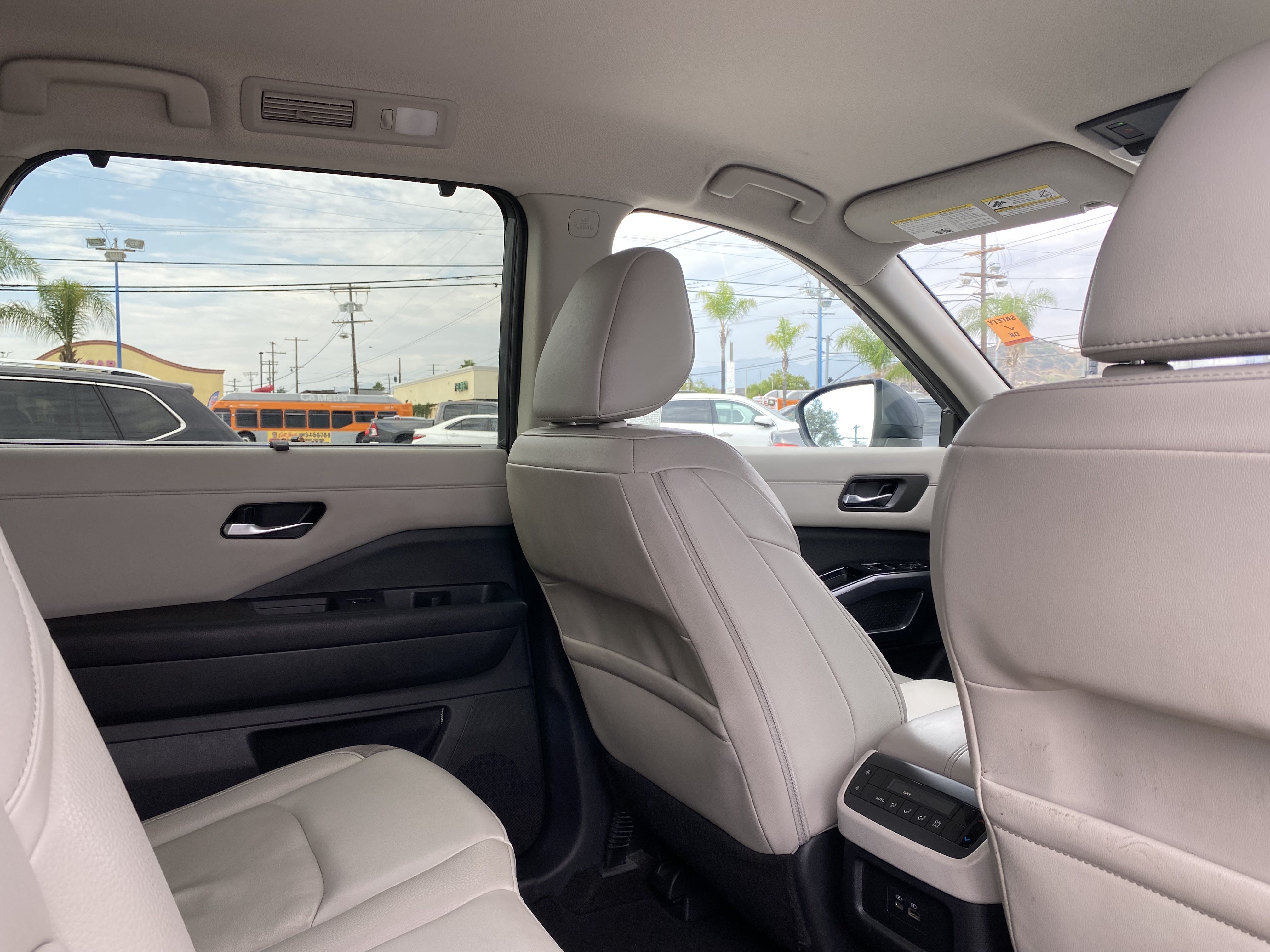 Used 2023 Nissan Pathfinder SL w/ Lighting Package (N92) FWD image 26