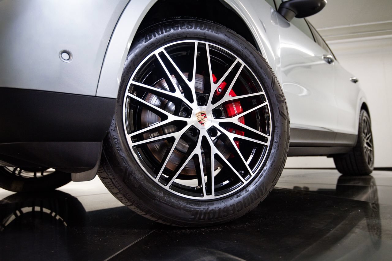 Certified 2026 Porsche Cayenne S AWD/4WD image 12