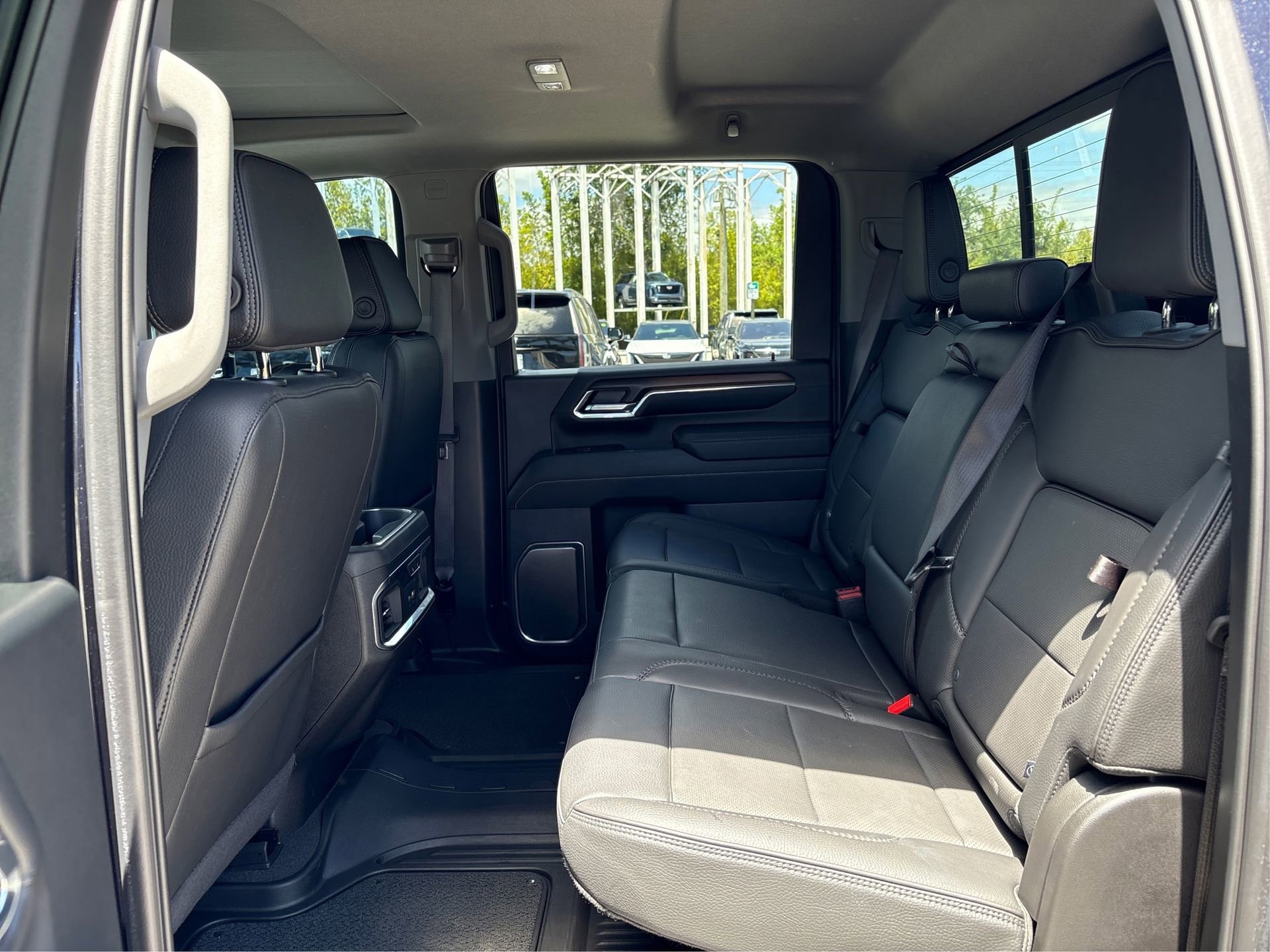 Used 2024 GMC Sierra 2500 Denali w/ Denali Reserve Package image 9