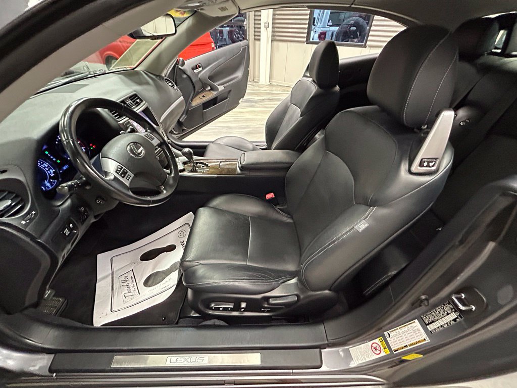 Used 2014 Lexus IS 250C w/ Luxury Package RWD image 45