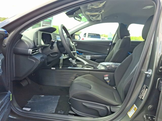New 2026 Hyundai Elantra SE w/ Cargo Package FWD image 5