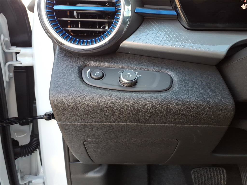 New 2026 Chevrolet Trax LT w/ Driver Confidence Package image 15