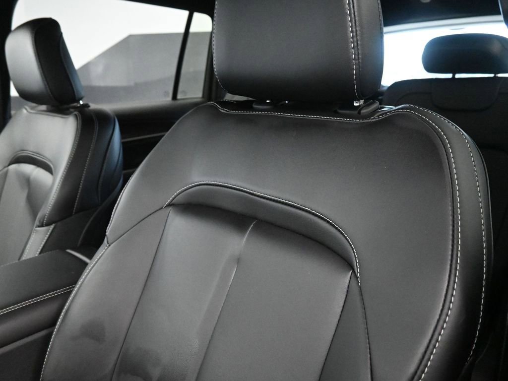 New 2025 Jeep Grand Cherokee L Limited w/ Black Appearance Package image 15