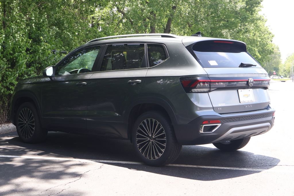 Used 2025 Volkswagen Taos SE FWD image 6