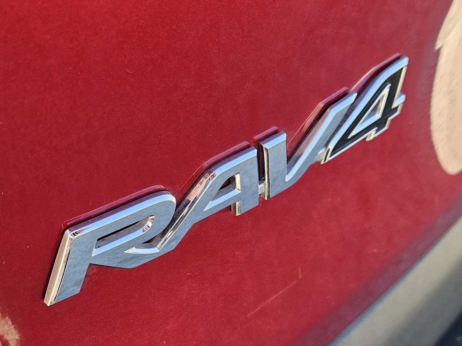 Used 2021 Toyota RAV4 XLE Premium image 11