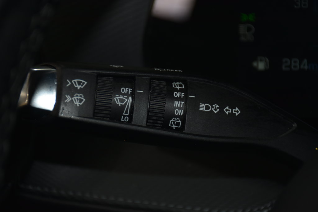 Used 2025 Chevrolet Equinox LT FWD image 13