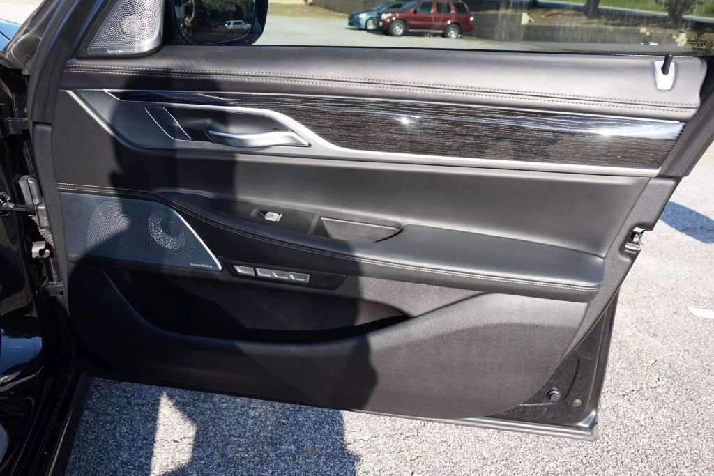 Used 2017 BMW 750i RWD image 30