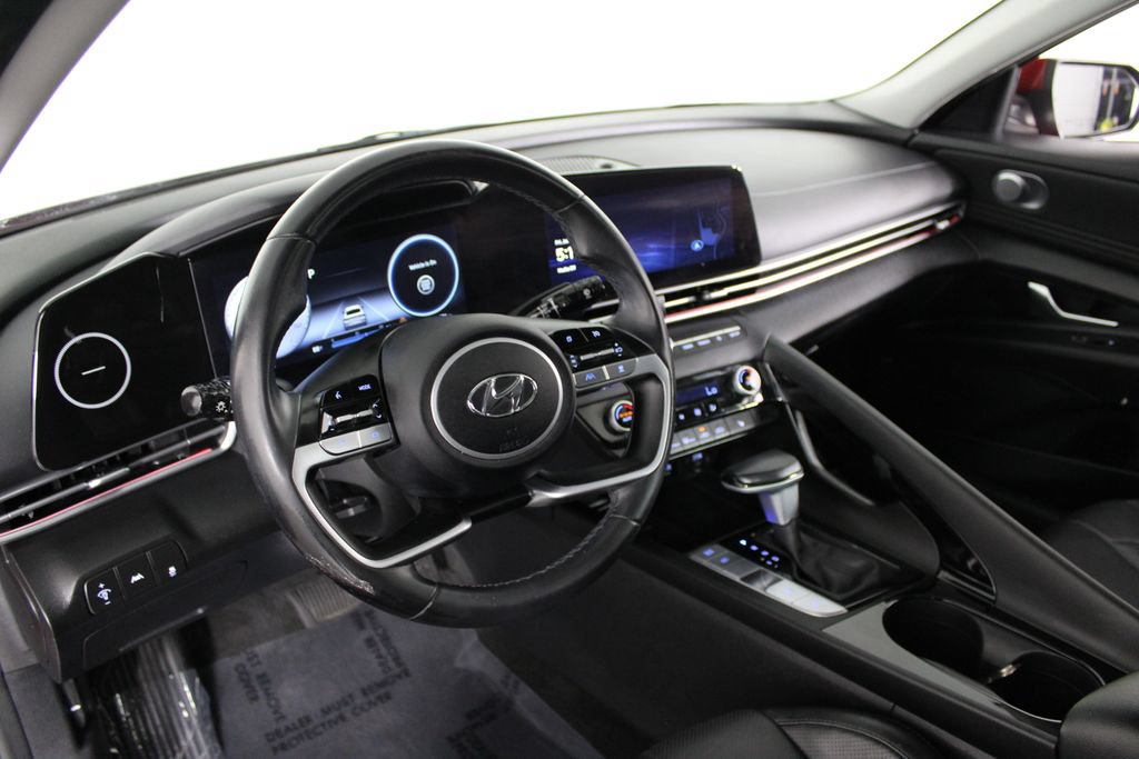 Used 2023 Hyundai Elantra Limited FWD image 17