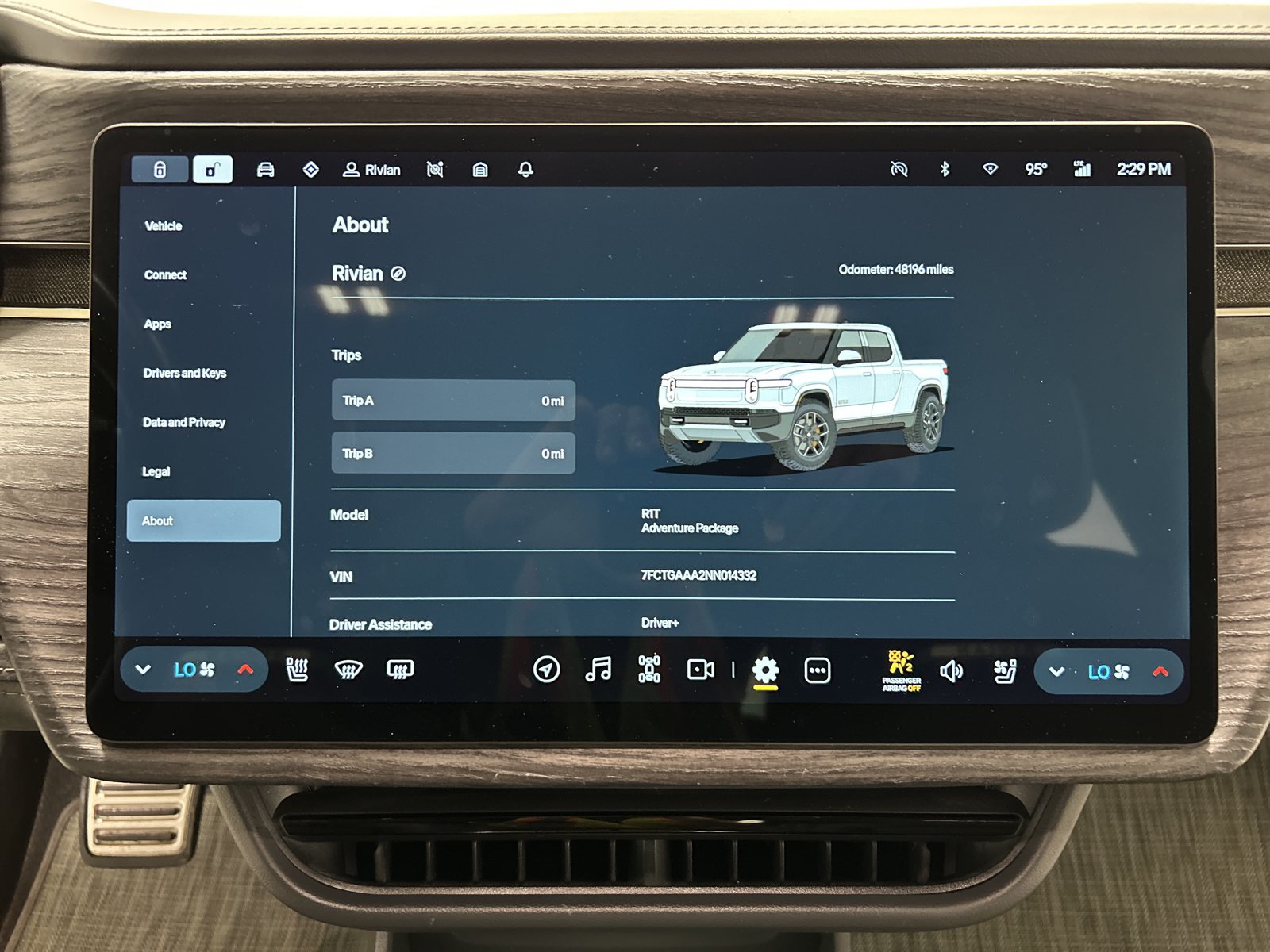 Used 2022 Rivian R1T Adventure AWD/4WD image 27