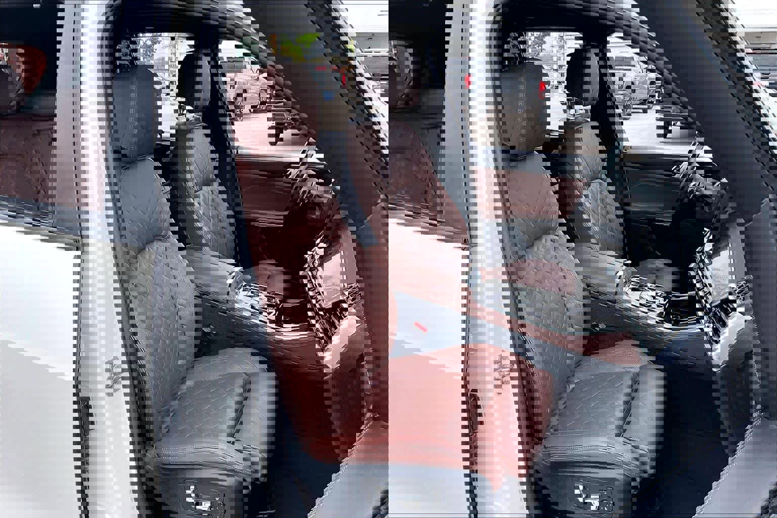 Used 2024 BMW X5 M60i w/ Executive Package image 9