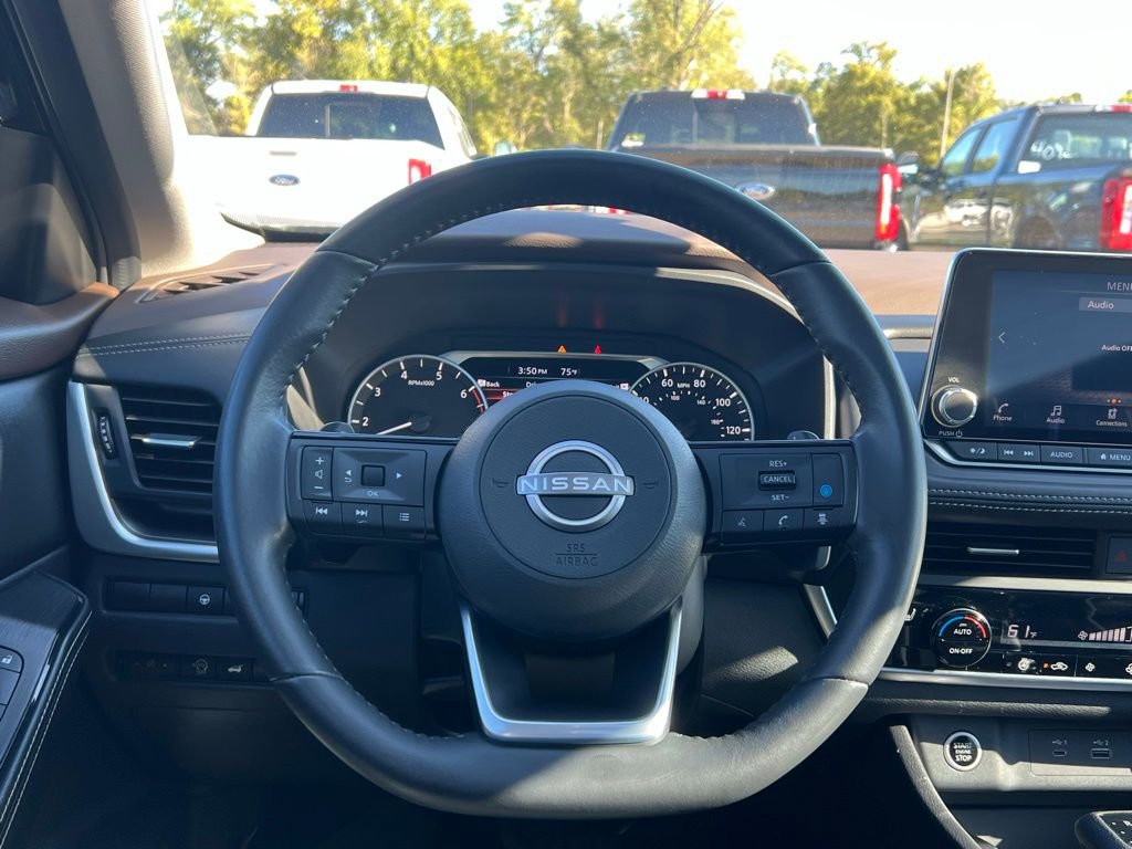 Used 2023 Nissan Rogue SV w/ SV Premium B Package image 38