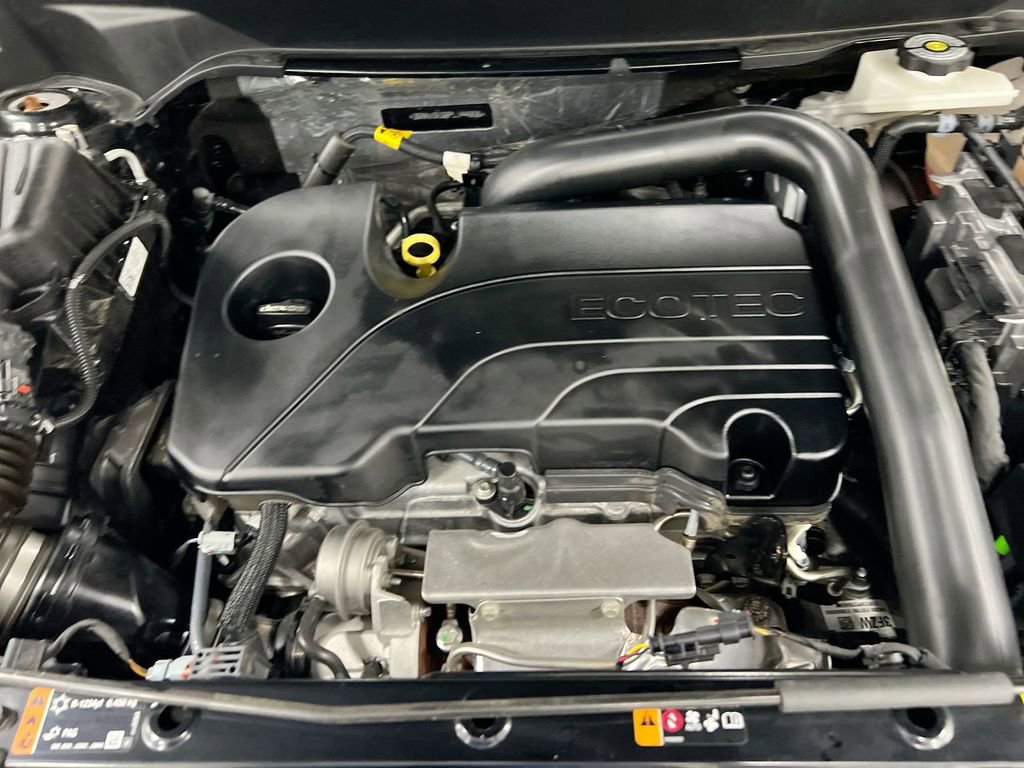 Used 2023 Chevrolet Equinox LS AWD/4WD image 27